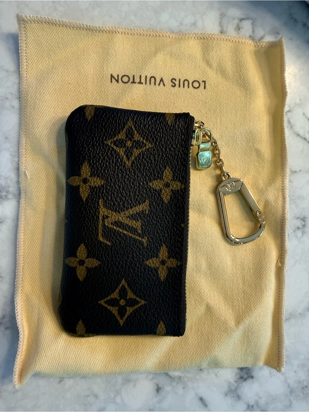 ❗️SOLD❗️Never used! Vintage Louis Vuitton Key Pouch LV Monogram Keychain - Picture 3 of 9
